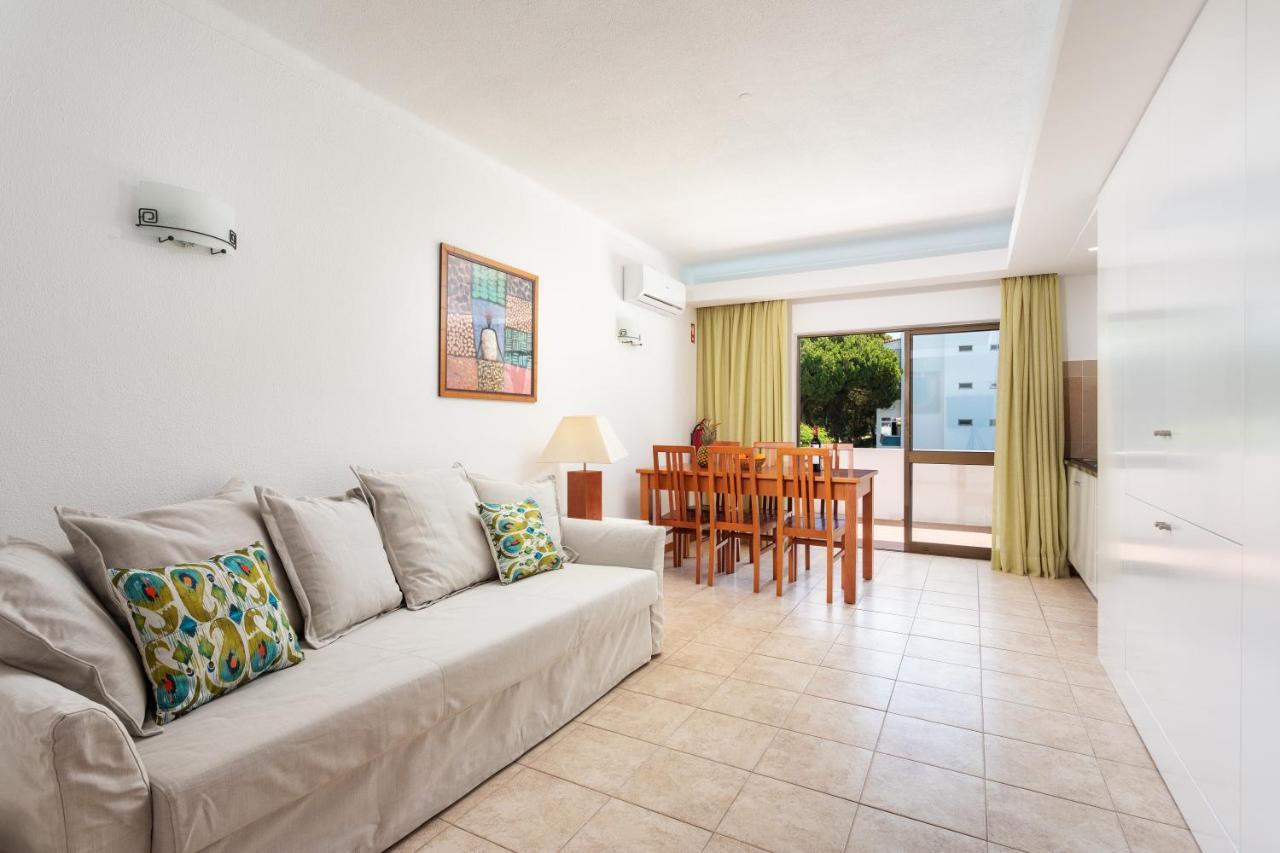 Host Wise - Bright Cozy Flats W Terrace & Pool Appartement