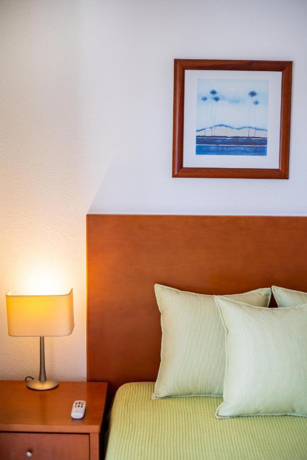 Host Wise - Bright Cozy Flats W Terrace & Pool